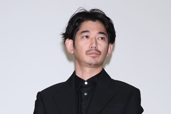 永山瑛太が長渕剛に贈った粋な贈り物…月の土地の意外な価格