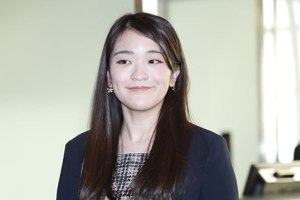 眞子さま“愛の短歌”の波紋…爆弾発言への布石かと宮内庁騒然