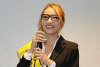 加藤紗里「つわりの中仕事辛い」吐露、マタニティ下着姿も