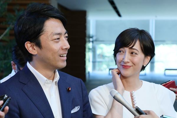 小泉進次郎氏は育休中何をするのか？周囲にはお風呂係を宣言