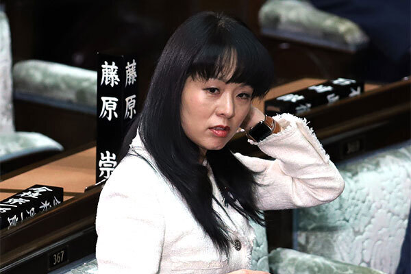 夫婦別姓ヤジる議員の根深さ 過去には国連から差別的と指摘も