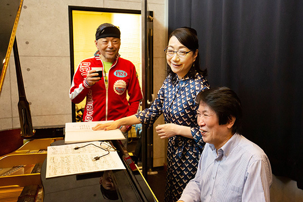 娘のためキャバレーでも歌う！麻丘めぐみ29年ぶり新曲のワケ