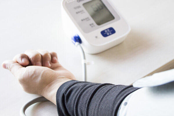 高血圧は「サイレントキラー」とも、重大疾患のリスクも上昇