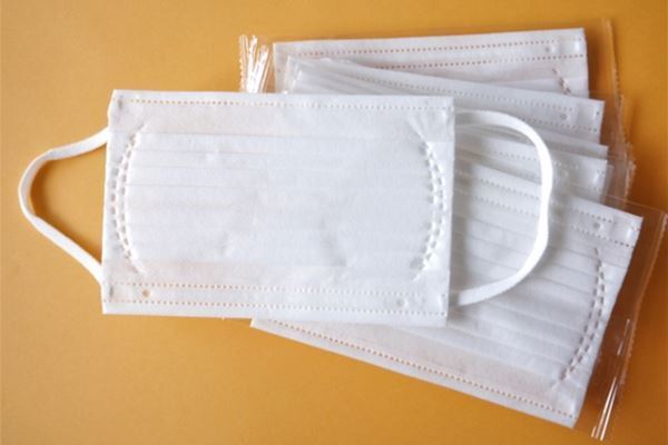 新型コロナウイルス 各所に混乱…マスク高額取引、在宅指示も