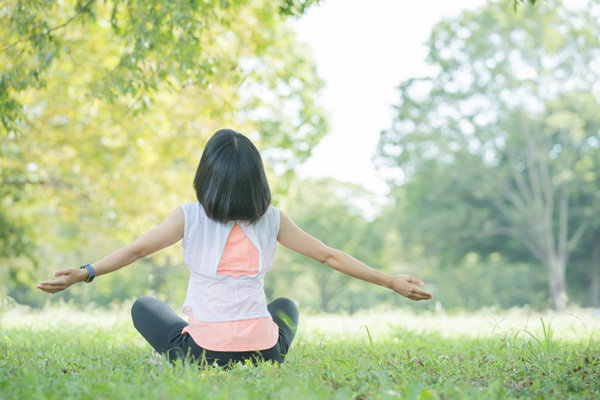 ハーバード大学教授伝授！凝り固まった呼吸筋ほぐす「4・8呼吸法」