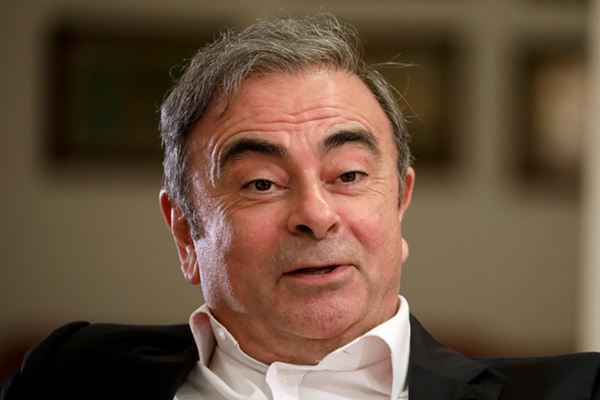 ゴーン被告の半生を映画化報道に批判続出　市川海老蔵も苦言