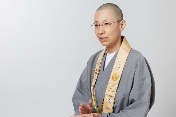 「墓じまい」する？ しない？ それぞれの理由