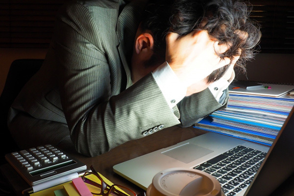 ブラック企業見抜くなら「平均勤続年数」と「離職率」を見ろ