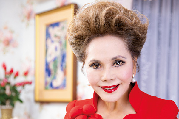 デヴィ夫人 80歳の思い「あと20年は生きられますね」