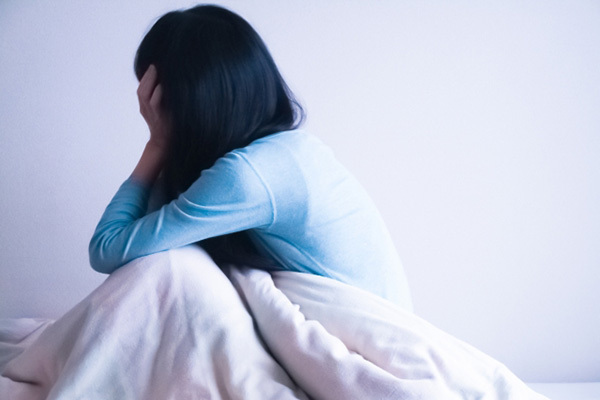 めまい、頭痛、更年期障害…“首こり”が引き起こす不調