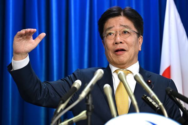 入国規制ゆるゆるの加藤厚労相 義姉は民泊経営で売上数千万円