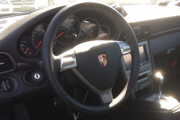 VIXXラビの神対応！ 愛車破損した若者に「僕を愛してくれれば」