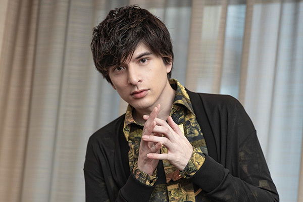 城田優「派手なパーティとかクラブとかは正直苦手なんです」