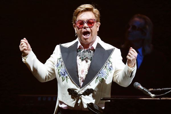 エルトン・ジョン主催の“無料公演”で8億6千万円の寄付集まる