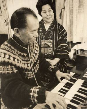 五輪行進曲で紫綬褒章　古関裕而さん奏でた戦後への『エール』