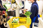 来店客から高圧的な態度…スーパー業界が訴える従業員の窮状