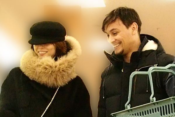 米倉涼子 左手薬指に指輪！独立で強まる外国人恋人の存在感