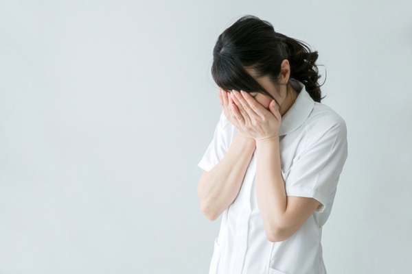 “医療崩壊現場”看護師の悲鳴「夜間は2人、1日17時間労働」