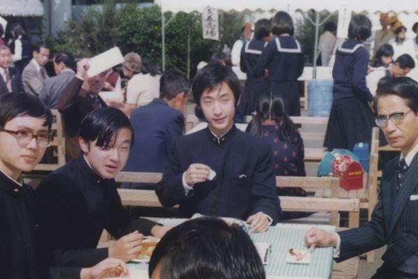 天皇陛下15歳の青春！「女子校の文化祭」での貴重写真