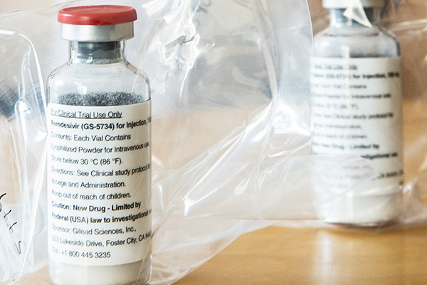 承認治療薬「レムデシビル」と治療薬候補「アビガン」の違い