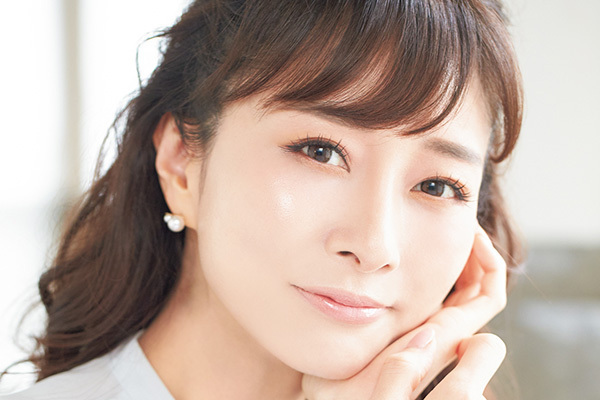 サロン2年待ち美容家の洗顔術は「こすらない」「泡を垂直に」