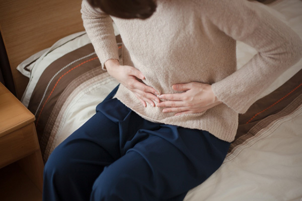 「在宅生活で腸に負担が」と医師警告“巣ごもり便秘”に注意