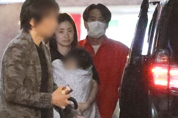 HIRO誕生会は焼き鳥店で！上戸彩の復帰前に家族団らんの外食