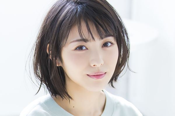 家でジャンプしすぎて肉離れ…浜辺美波語るおうち時間の極意