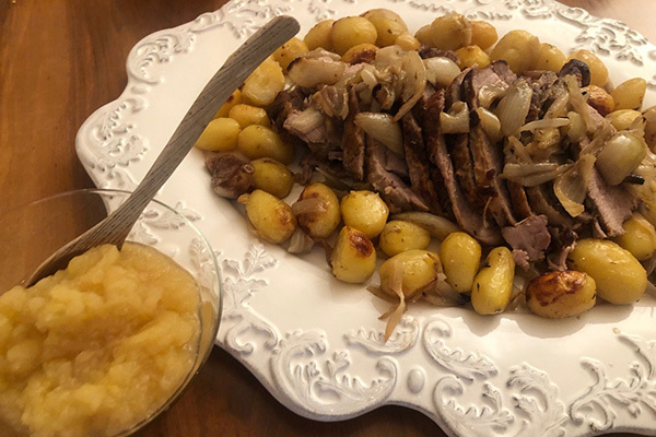 ロティードポー（ローストポーク）と、りんごのコンポート（辻仁成「ムスコ飯」第265飯レシピ）