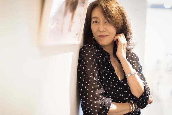 25年ぶり復帰の小林麻美　夫・田邊社長との秘愛17年を明かす