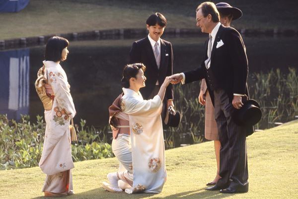 秋篠宮ご一家「真珠婚はマスク姿で…」結婚30年を振り返る