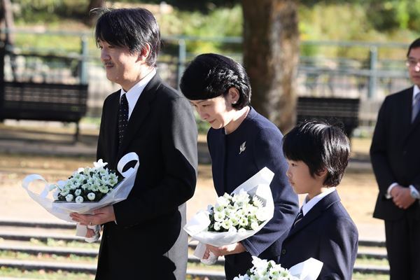 秋篠宮ご一家「真珠婚はマスク姿で…」結婚30年を振り返る