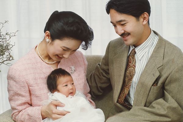秋篠宮ご一家「真珠婚はマスク姿で…」結婚30年を振り返る