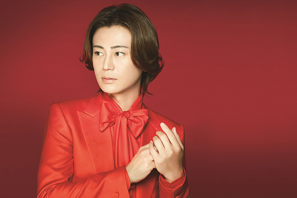 氷川きよし“真紅のスーツ”で想い表現「母が僕の原点」