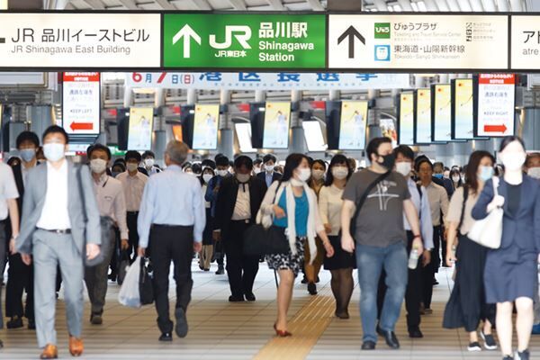 品川駅にも人が戻りつつある（写真：アフロ）