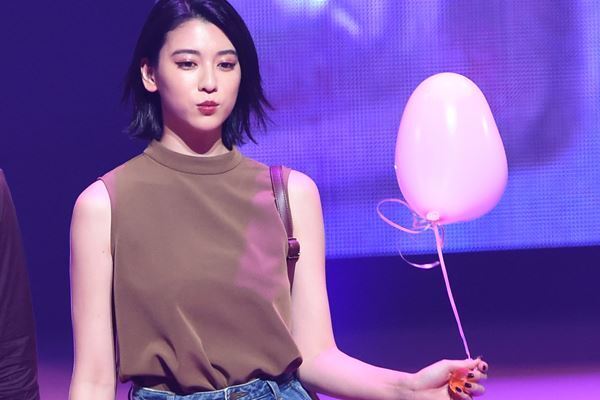 三吉彩花「時間ください。ごめんなさい」三浦さん死去後に投稿