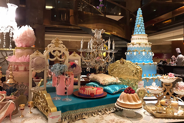 ヒルトン東京で味わう王妃気分！上品なスイーツに大満足