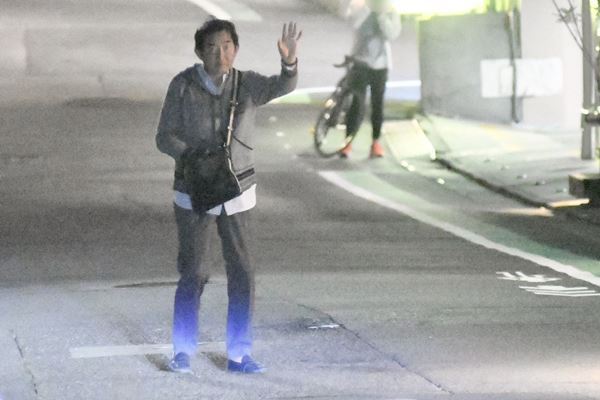 石田純一に美女お持ち帰り報道…夜遊びはやめられないのか