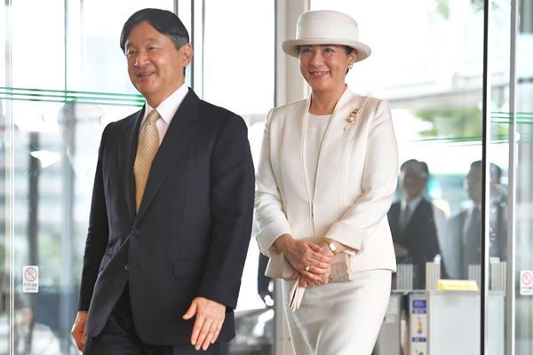 両陛下 コロナ禍のご奮闘…ご進講など15回、5千万円寄付も