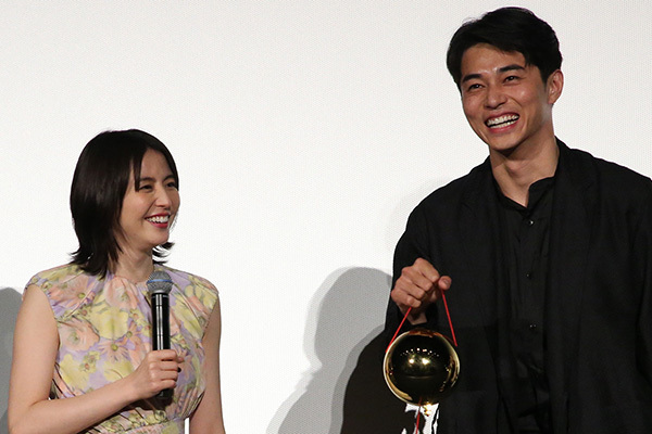 東出批判続くも『コンフィデンスマンJP』続編が決まった理由