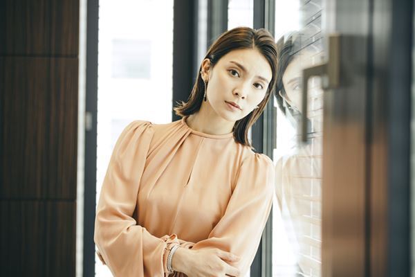 「芸能人である前に一国民」秋元才加が政治発信続ける理由