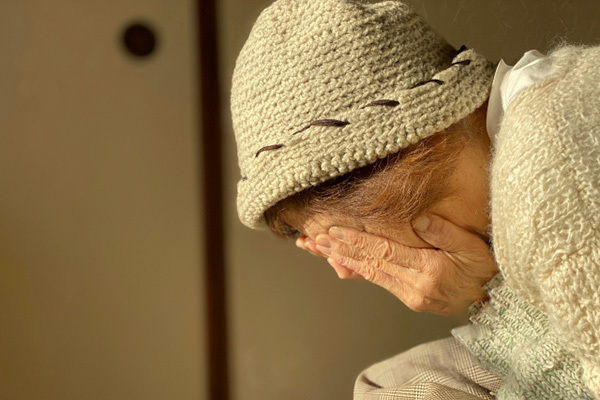 在宅の方が影響大 新型コロナ生活で認知症者の症状が悪化