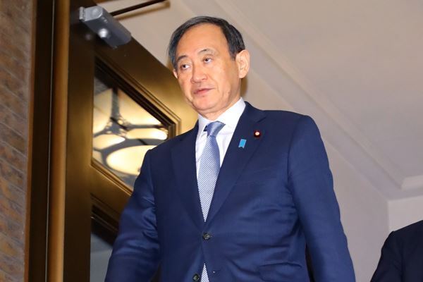 菅首相に懸念される「皇室利用」…宮内庁長官“更迭”過去も