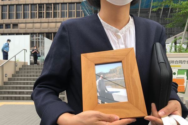 “森友自殺”遺族妻の独占告白「私はただ真実が知りたい」