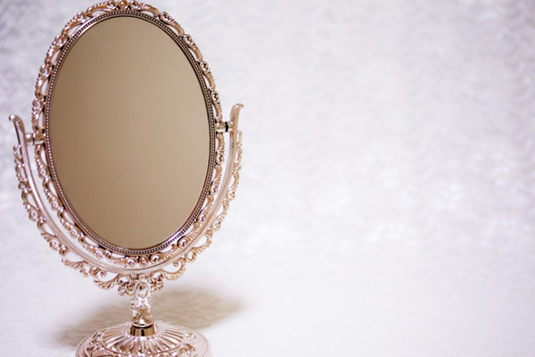 やせたいけどドカ食いしたい…そんなときは「鏡の前で！」