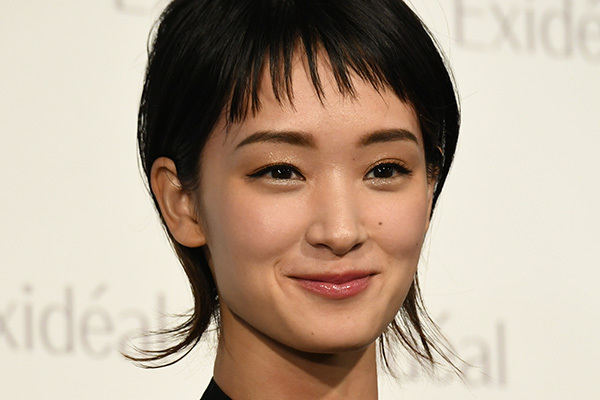 剛力彩芽 Twitter開始にファン歓喜！前澤氏と共演期待する声も