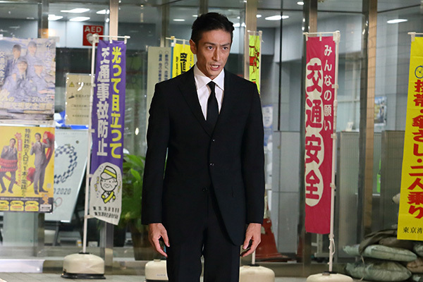 伊勢谷友介 拘留22日後なのに「完璧ツーブロックで保釈」の謎