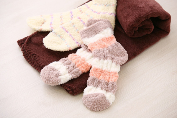 “冷えとりの伝道師”が指南、冷え予防には「靴下の重ね履き」