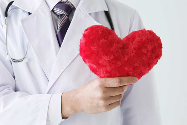 「楽観的な考え方が心筋梗塞と認知症を避ける」と医学部教授