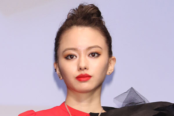 伊藤健太郎とは別れない！恋人・山本舞香が家族会議で猛反発